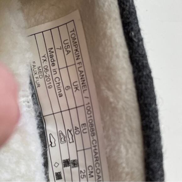 NEW Men’s Vionic Charcoal Grey Tompkin Flannel Loafer Slipper - Picture 3 of 8